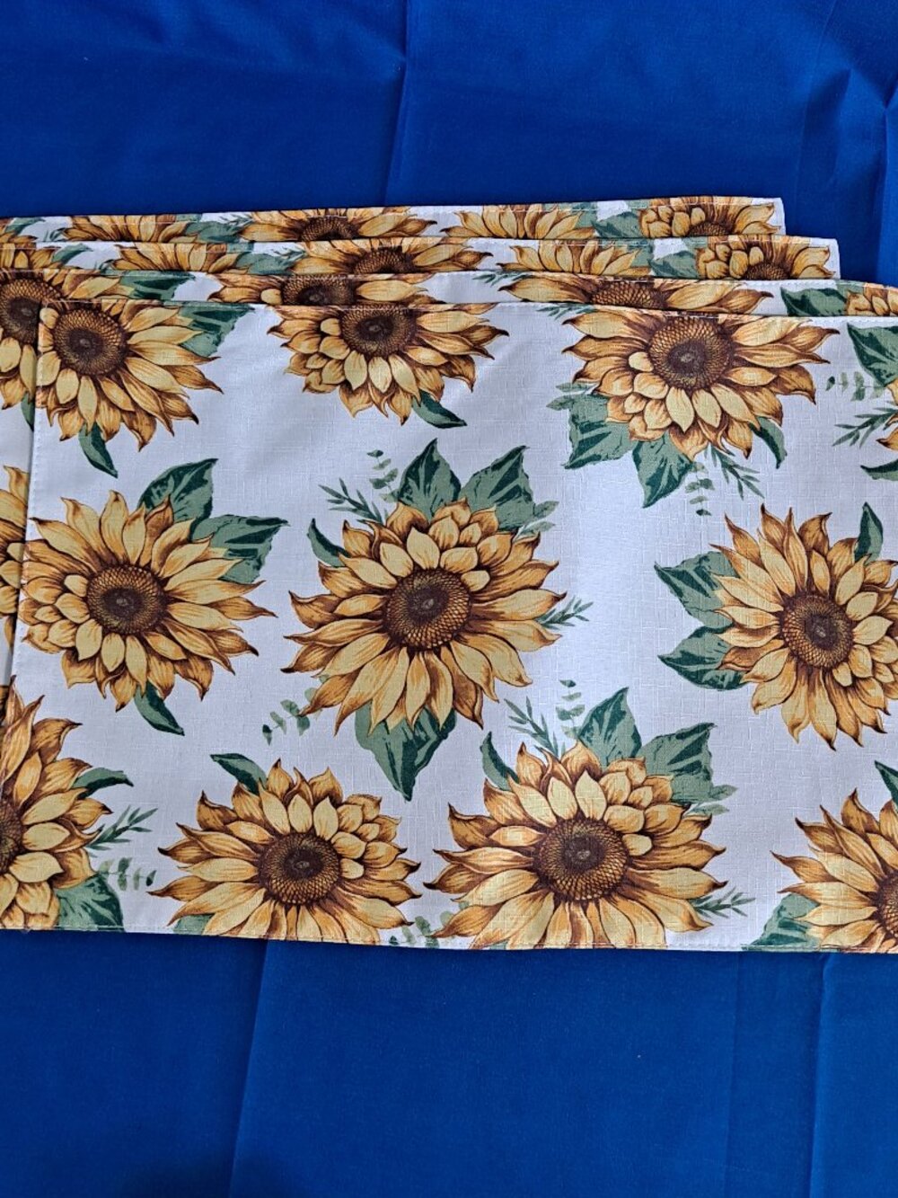 Set 4 Reversible SUNFLOWER PLACEMATS Black Fabric Cloth 17" x 11" Flowers